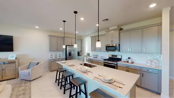 Palm Bay, FL 32907,2007 Fuchsia PL NW