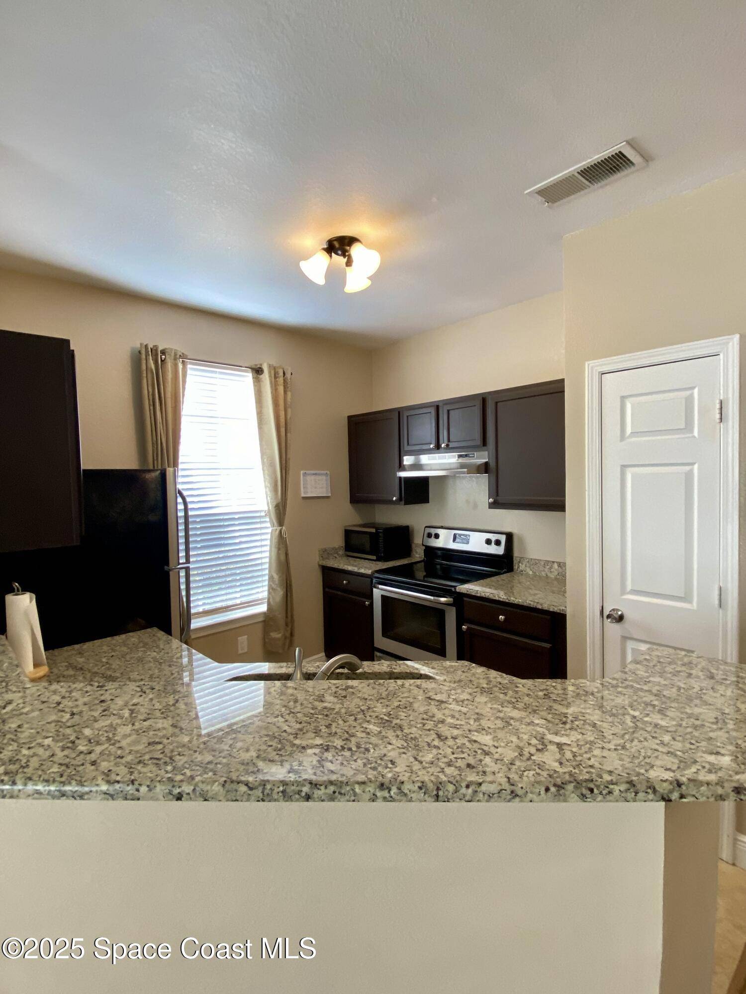 Orlando, FL 32829,8933 Lee Vista BLVD #2609