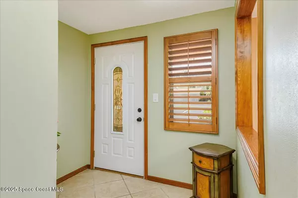 Melbourne Beach, FL 32951,101 La Costa ST #2b