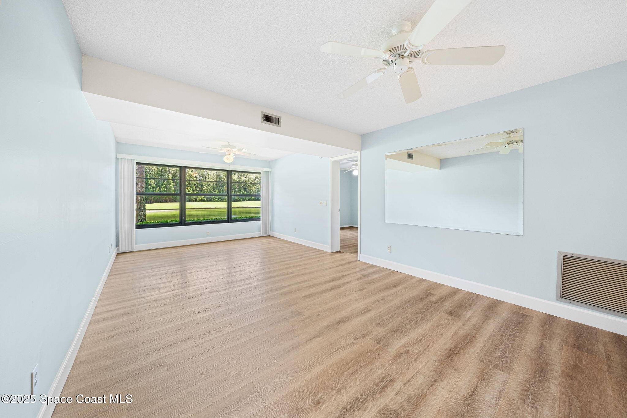 Vero Beach, FL 32966,14 Plantation DR #103