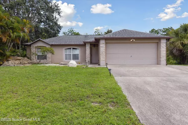 149 Hawthorne LN NE, Palm Bay, FL 32907