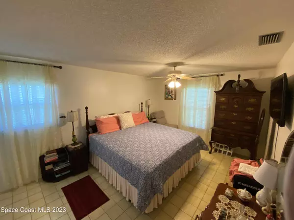Palm Bay, FL 32905,1409 Meadowbrook RD NE