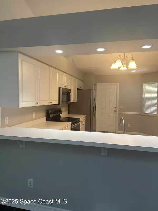Vero Beach, FL 32962,537 6th ST