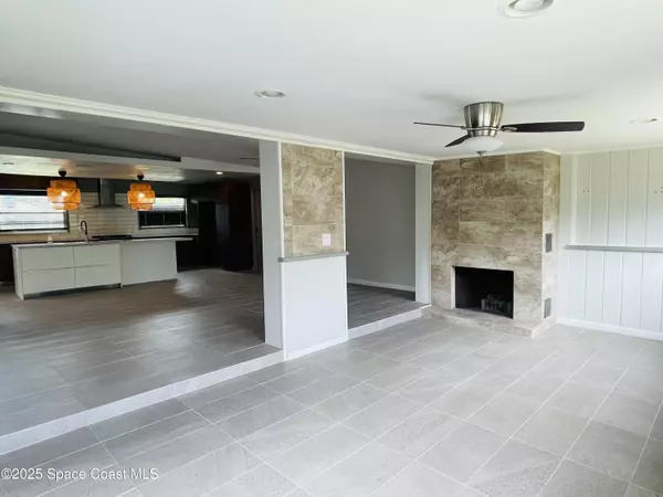 Satellite Beach, FL 32937,235 NE 2nd ST