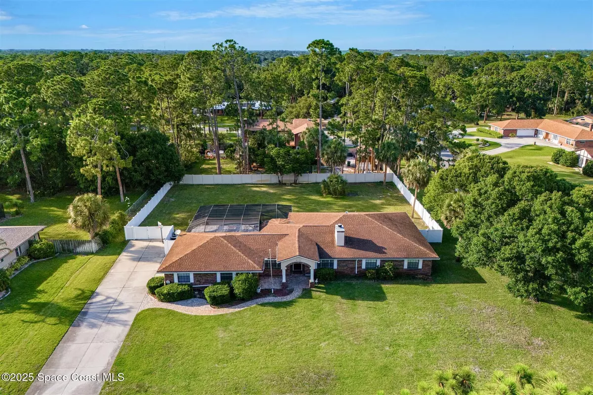West Melbourne, FL 32904,8000 Pine Needle LN