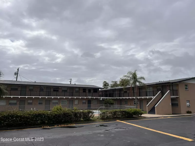 1715 Dixon BLVD #104, Cocoa, FL 32922