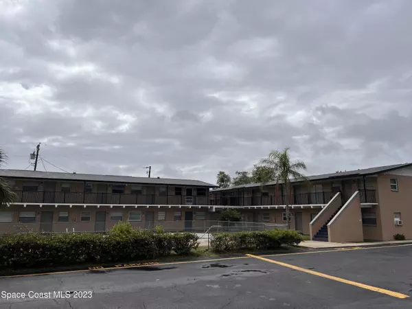 Cocoa, FL 32922,1715 Dixon BLVD #104