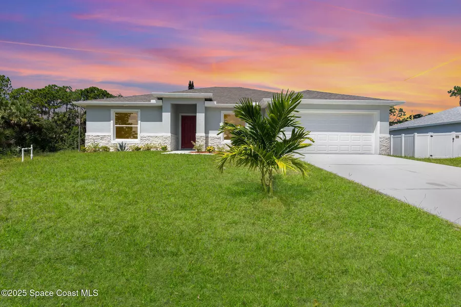 466 Tunis RD SW, Palm Bay, FL 32908