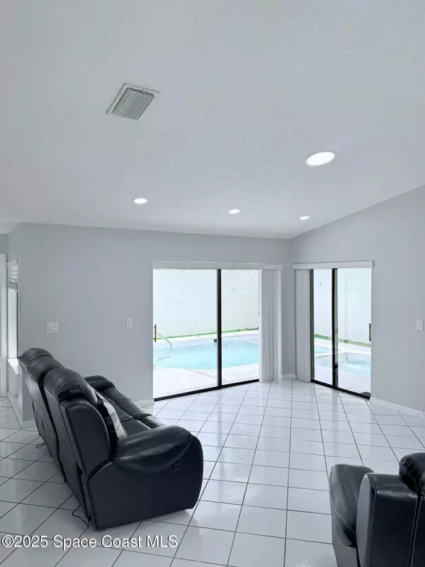 Melbourne, FL 32940,597 Pine Forest CT