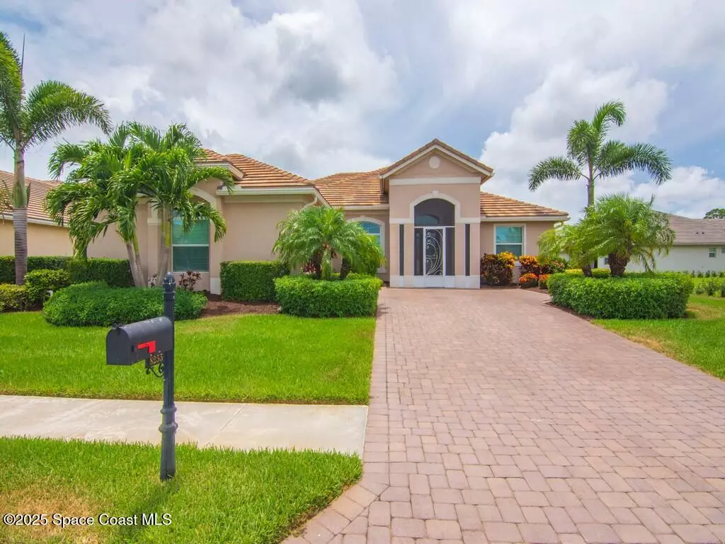 Vero Beach, FL 32967,8255 Heather CT
