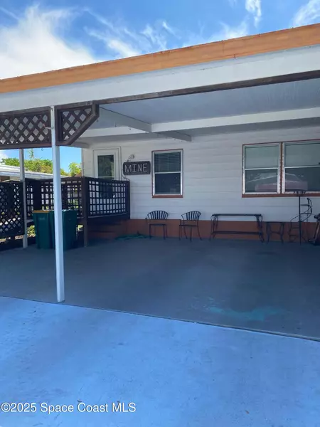 568 Jennifer CIR, West Melbourne, FL 32904