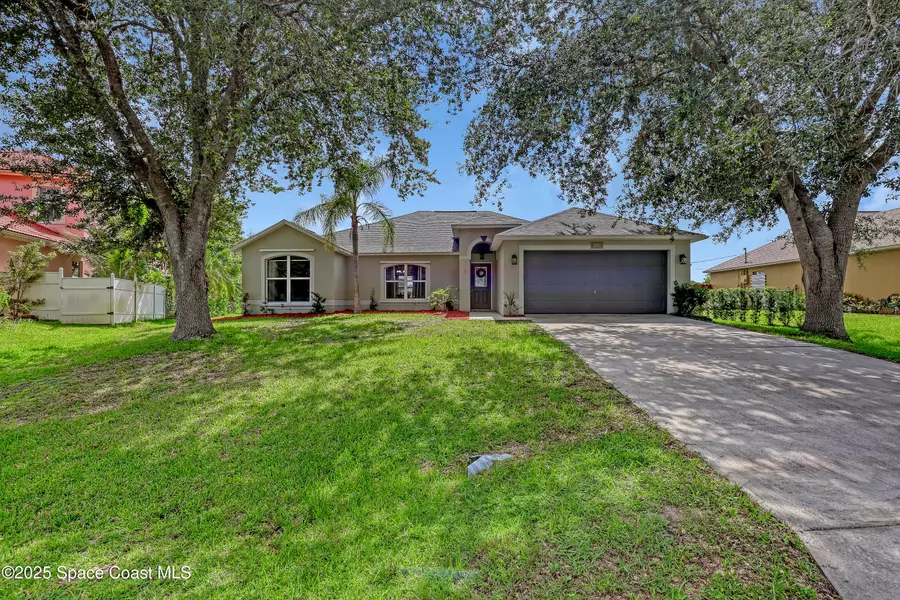 1563 Dozier CIR SE, Palm Bay, FL 32909