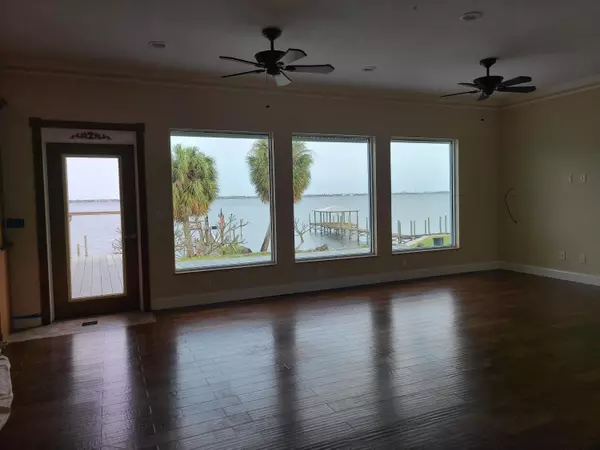 Melbourne, FL 32935,2557 Pineapple AVE