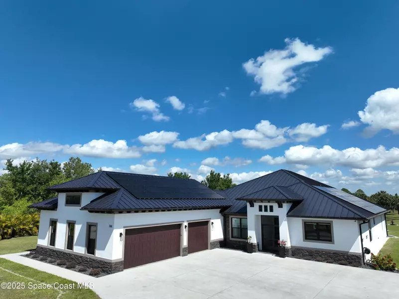 300 Pinto LN, Palm Bay, FL 32909