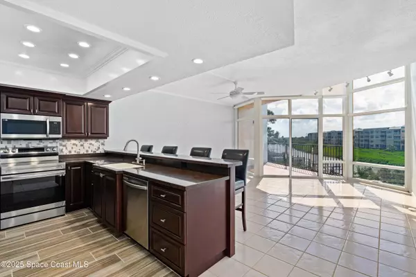 New Smyrna Beach, FL 32169,520 S Peninsula AVE #2c7