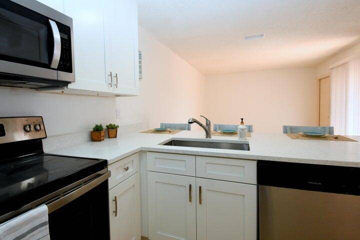 Palm Bay, FL 32905,1011 Abada CT NE #102