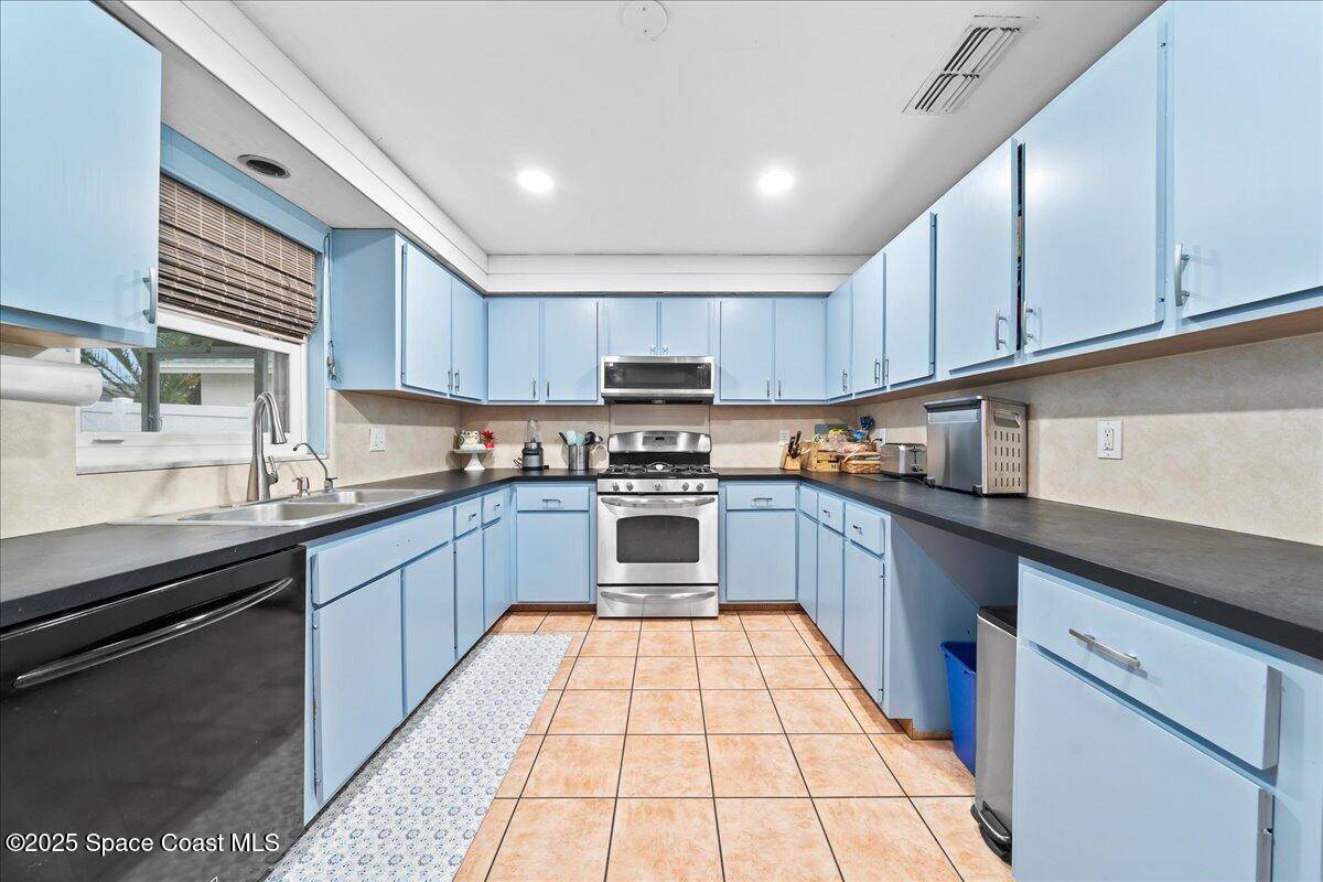 Merritt Island, FL 32953,310 Hickory AVE