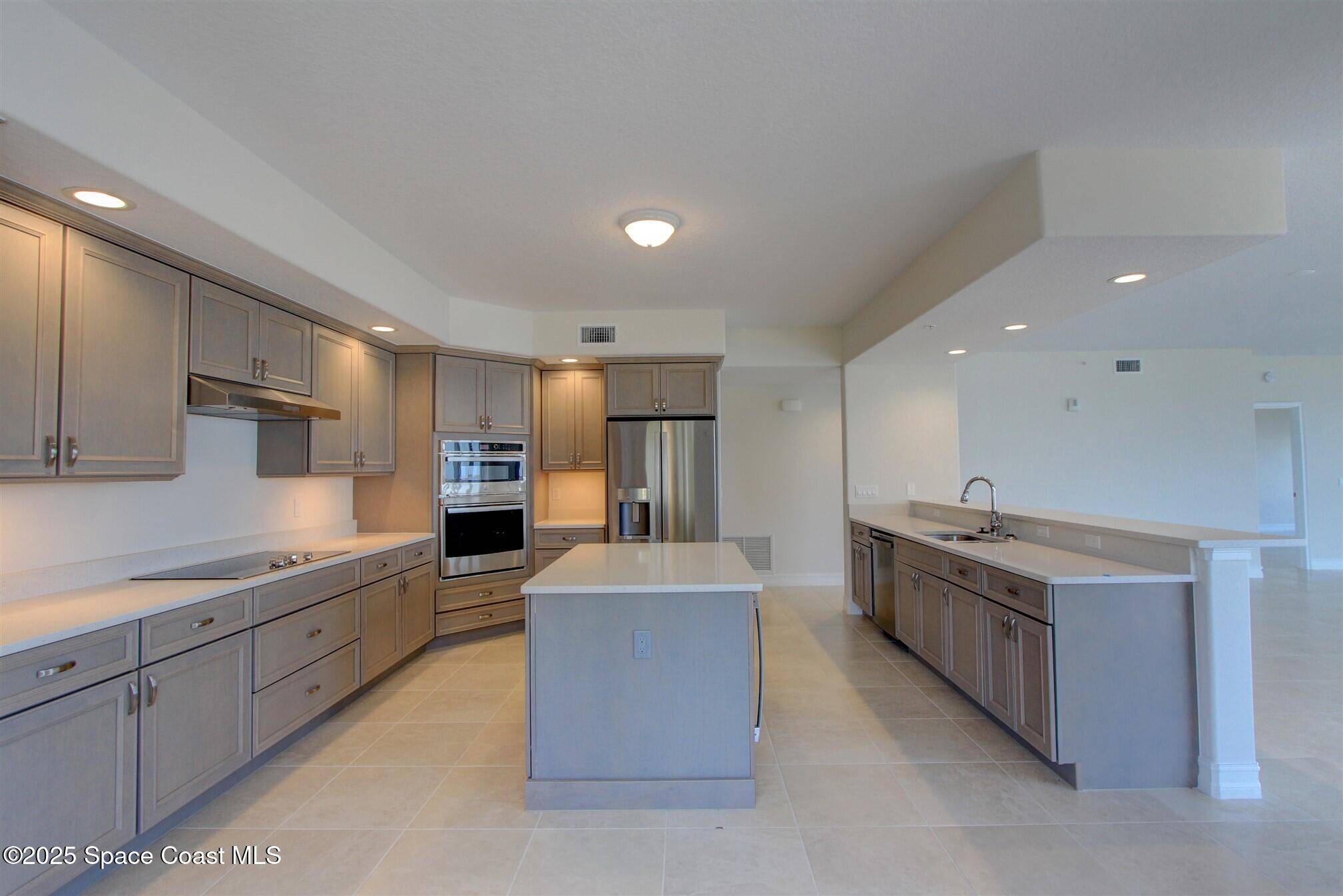 Melbourne, FL 32901,1465 S Harbor City BLVD #204
