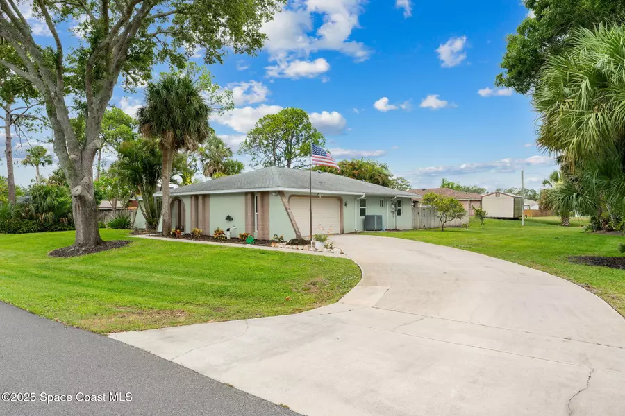 416 Catalina AVE NW, Palm Bay, FL 32907
