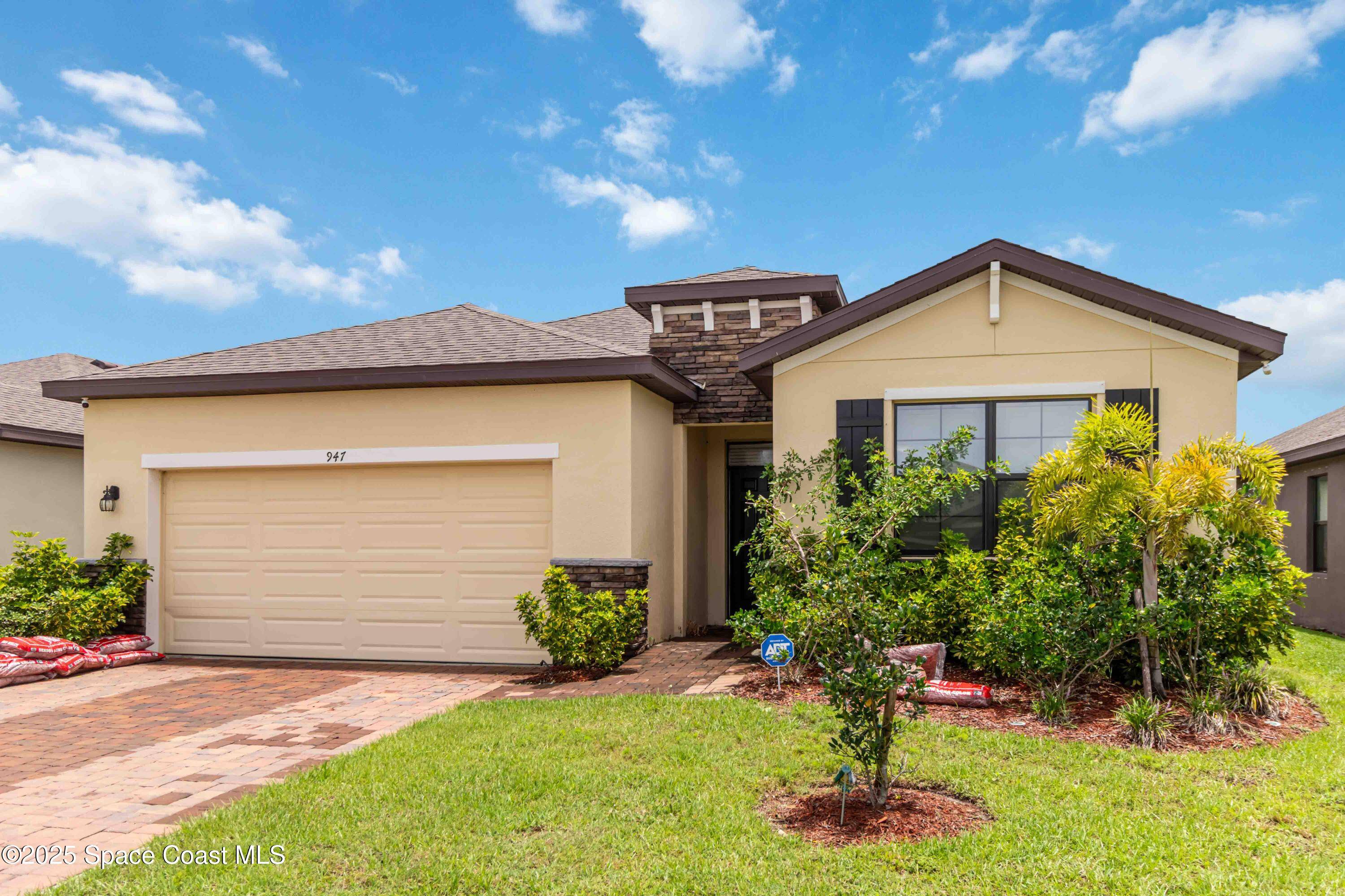 Palm Bay, FL 32909,947 Remington Green DR SE