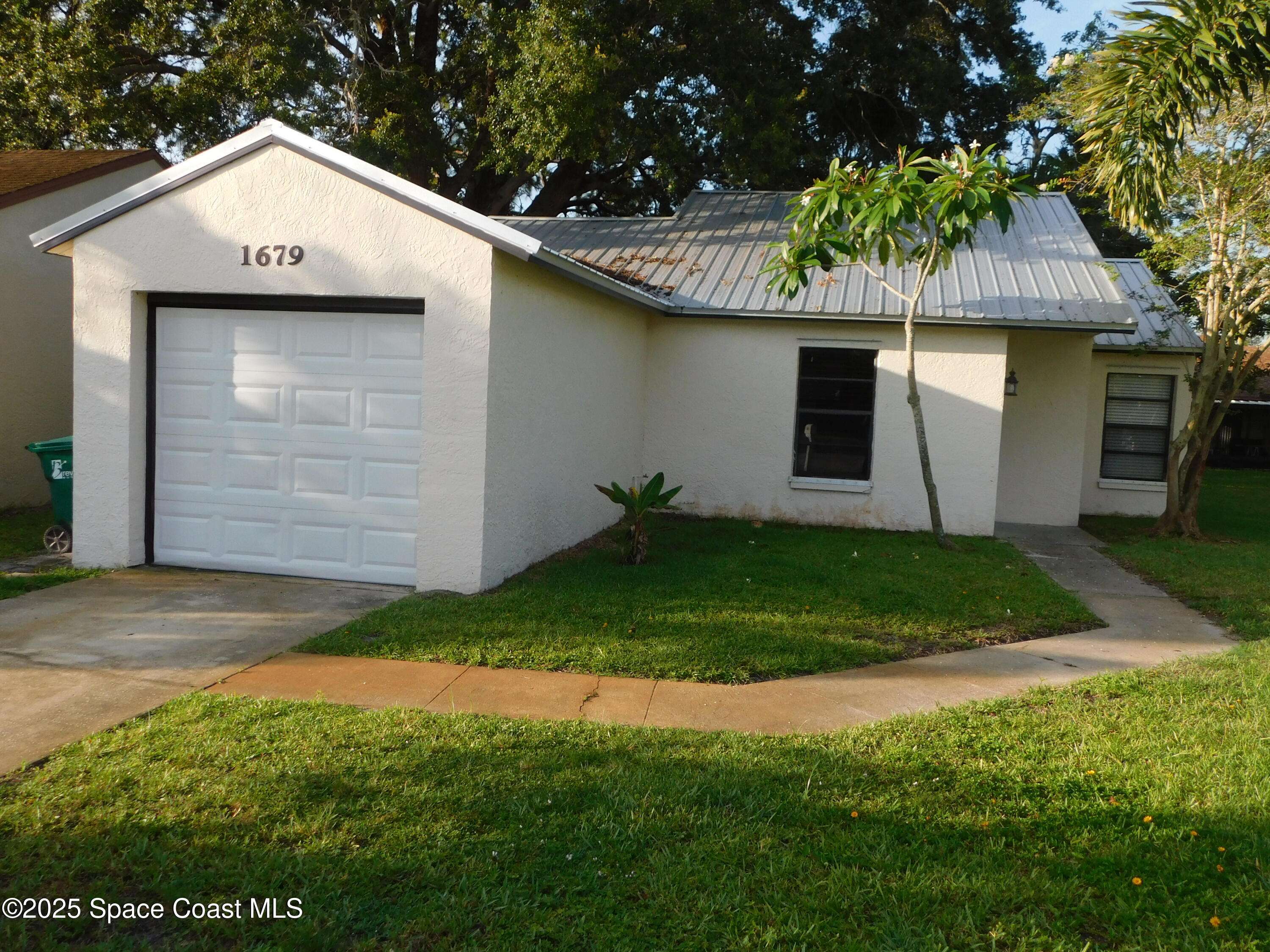 1679 Cardinal CT, Melbourne, FL 32935