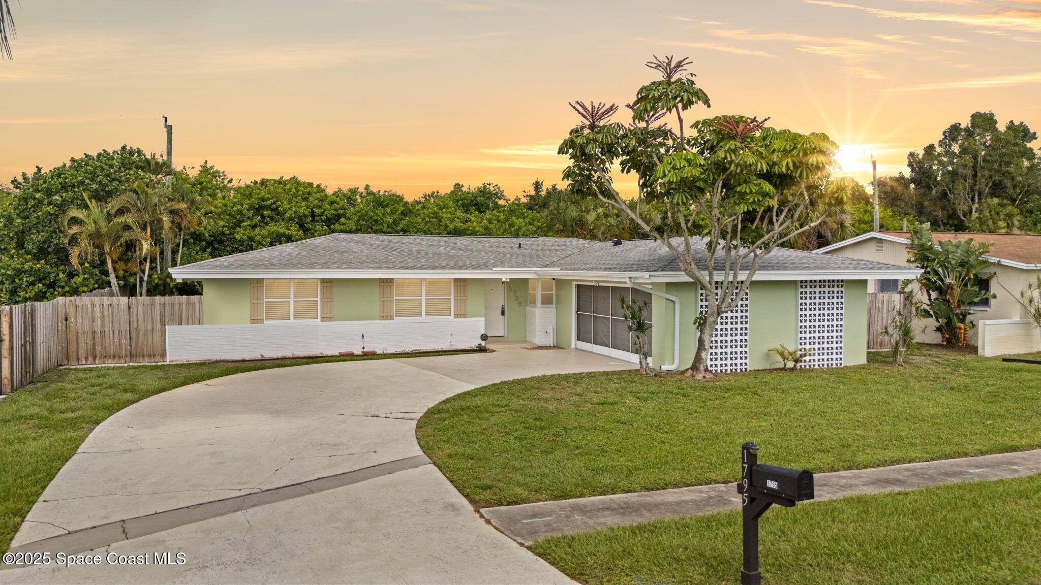 1795 Sandbar DR, Merritt Island, FL 32953
