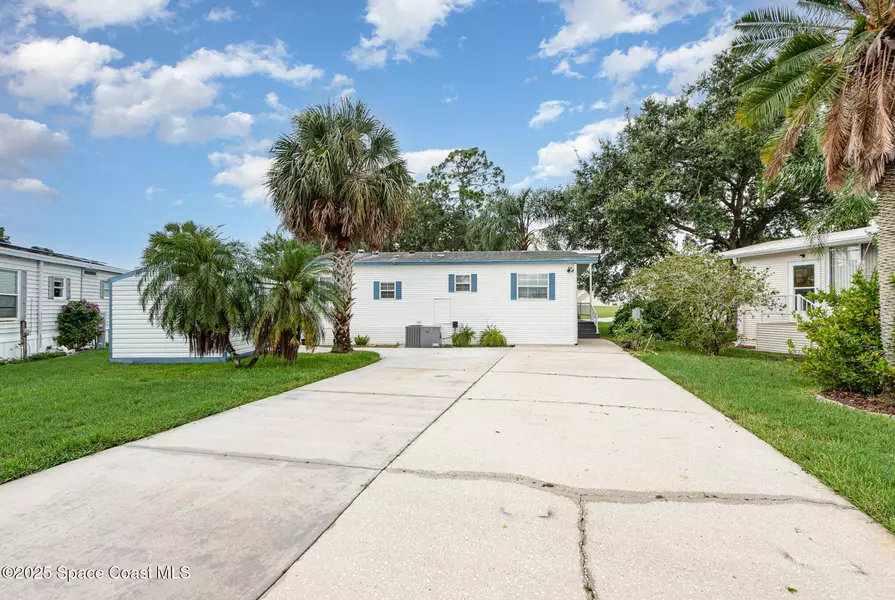 584 Lake DR, Titusville, FL 32780