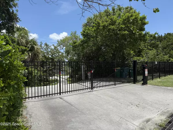 Cocoa, FL 32922,2103 Indian River DR