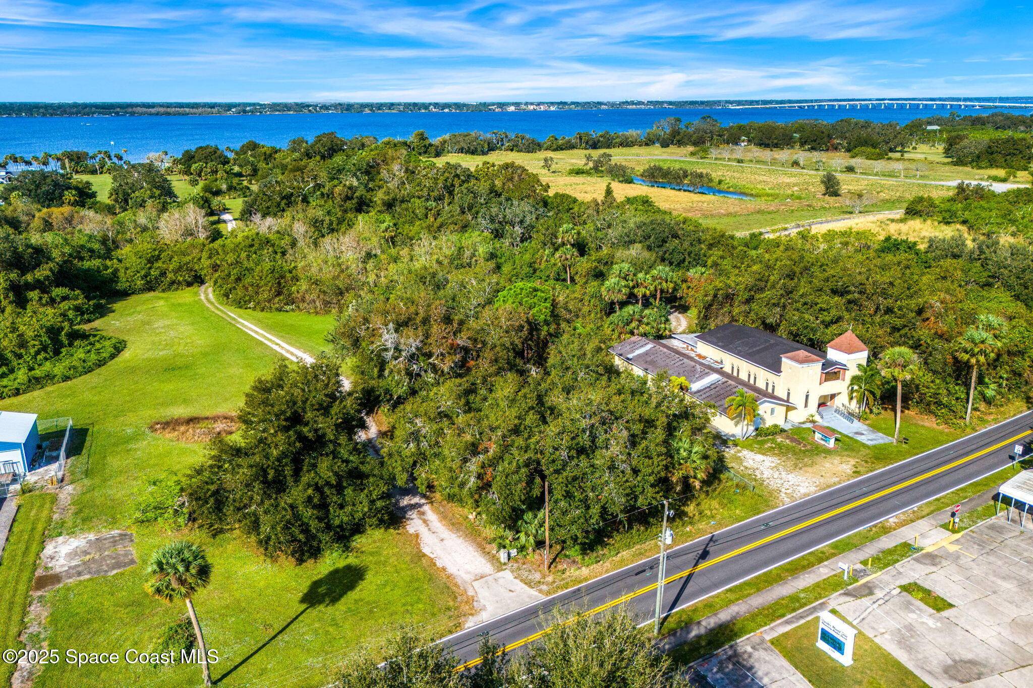 Merritt Island, FL 32953,1405 N Tropical TRL