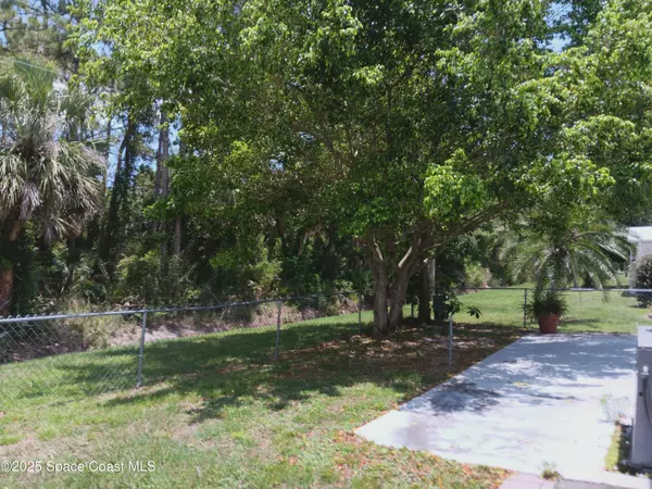 Barefoot Bay, FL 32976,1335 Barefoot CIR