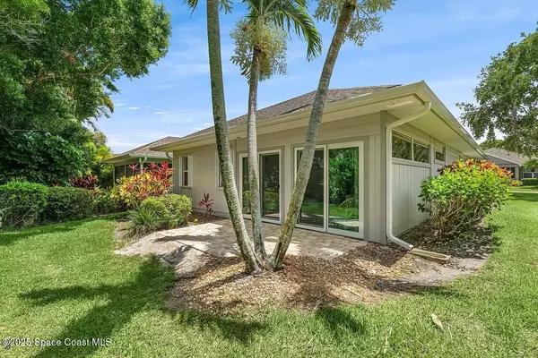 Vero Beach, FL 32962,420 Hawthorne LN