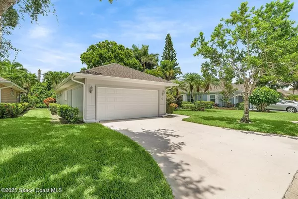 Vero Beach, FL 32962,420 Hawthorne LN
