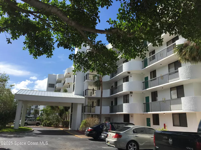 300 Columbia DR #206-1, Cape Canaveral, FL 32920