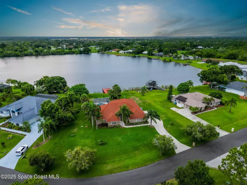 405 Lake View LN, Grant-valkaria, FL 32909