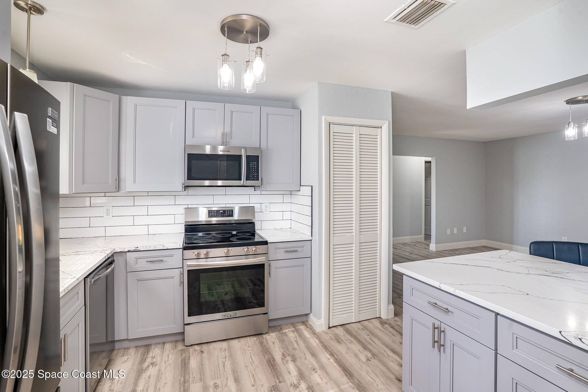 Palm Bay, FL 32907,370 Ixora AVE NW