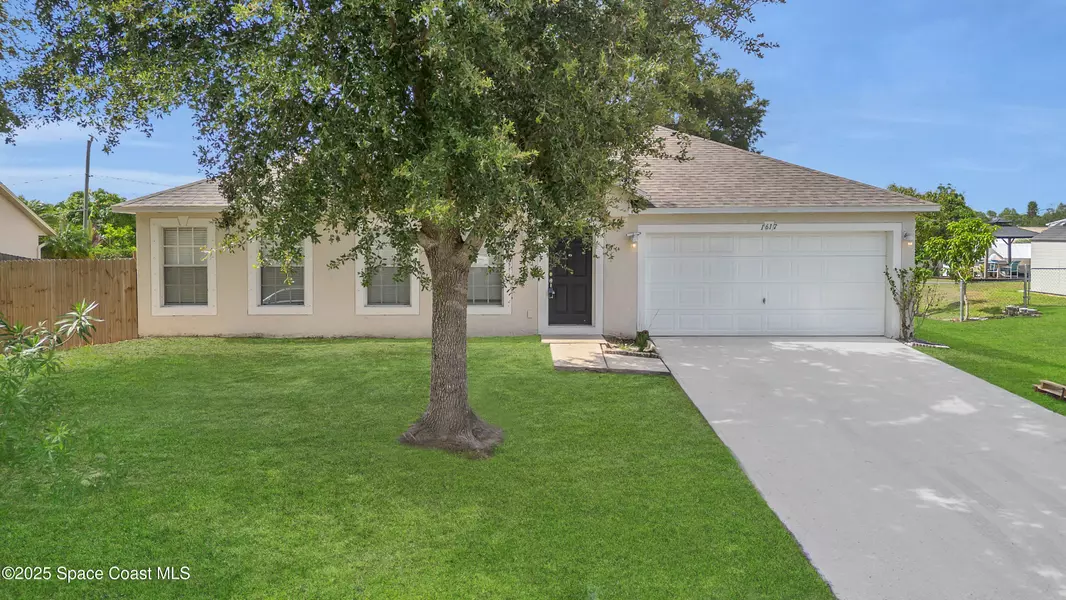 1617 Fairlight ST NW, Palm Bay, FL 32907