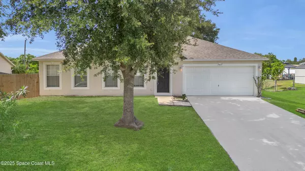 1617 Fairlight ST NW, Palm Bay, FL 32907