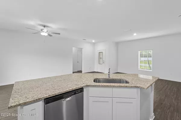 Palm Bay, FL 32909,590 Entrada ST SE