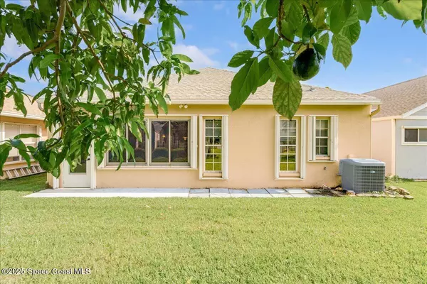 Melbourne, FL 32901,960 Cross Lake DR