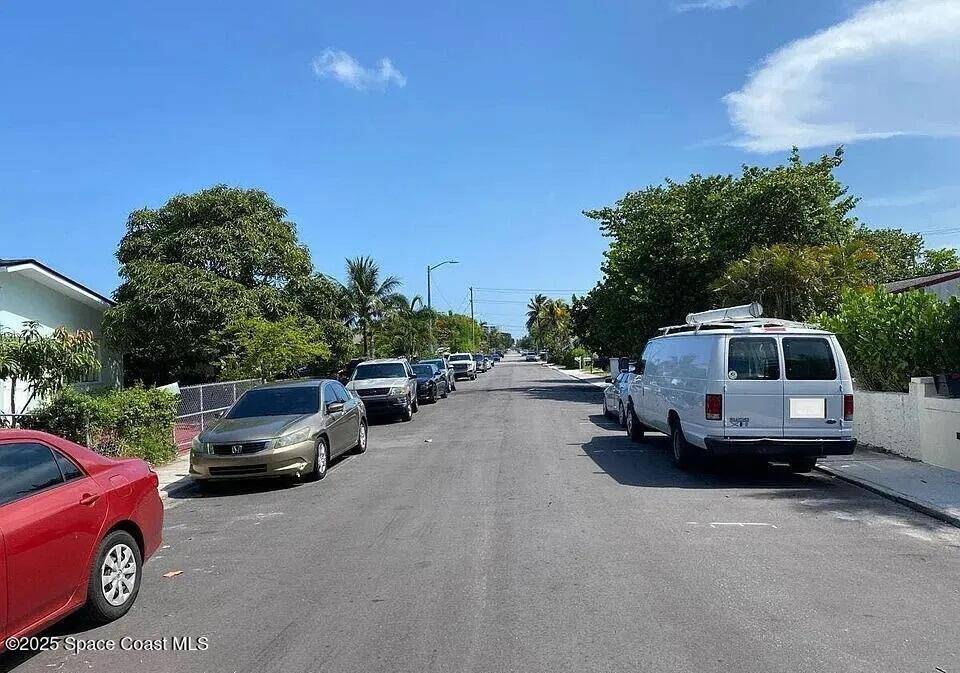 Lake Worth, FL 33467,730 N B ST