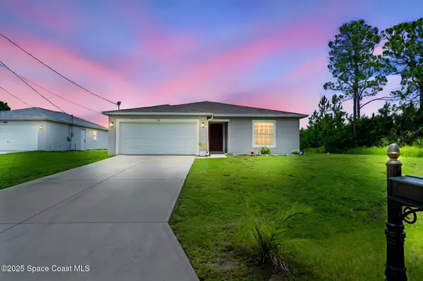 575 Paigo ST SE, Palm Bay, FL 32909