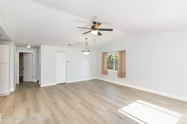 Satellite Beach, FL 32937,122 Atlas LN