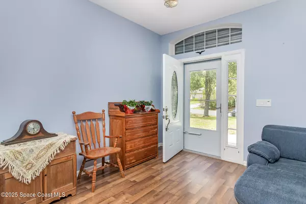 Palm Bay, FL 32907,533 Holmes AVE NW