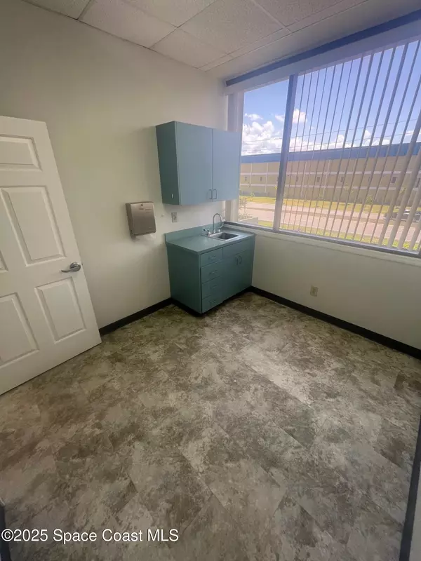 Palm Bay, FL 32907,490 Centre Lake DR NE