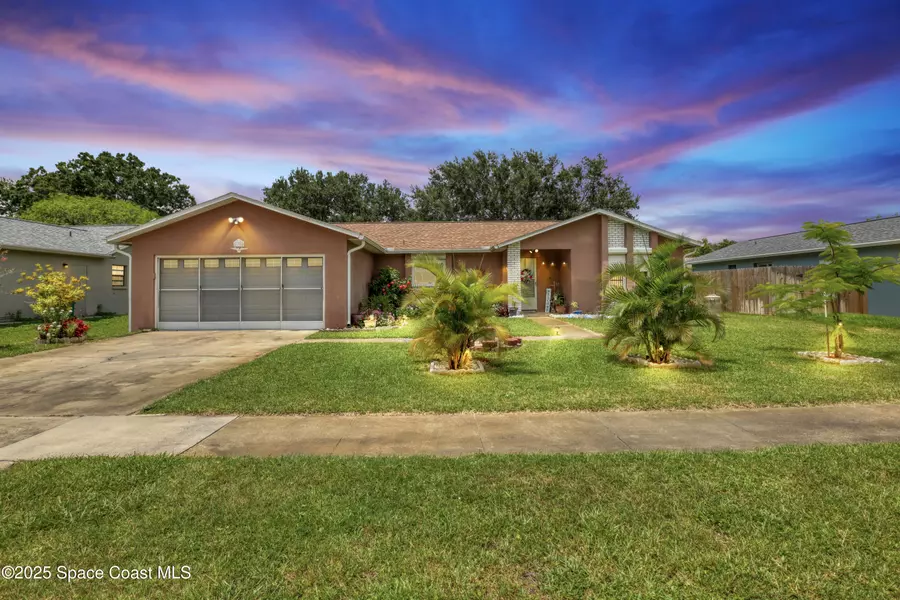 178 Cinnamon Lake CIR, Melbourne, FL 32901