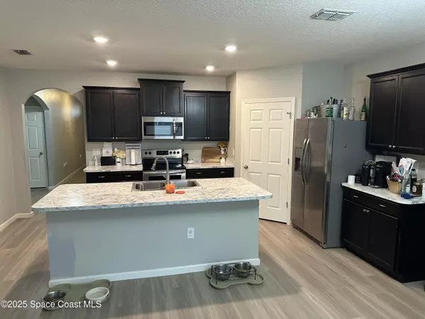 Rockledge, FL 32955,925 Newton CIR