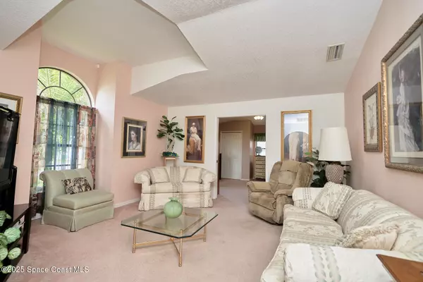 Cocoa, FL 32927,672 Altura DR