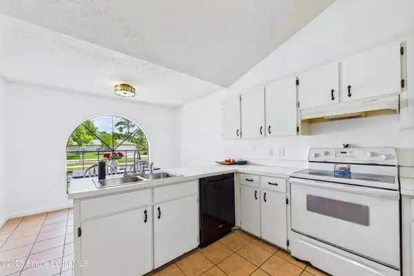 Palm Bay, FL 32907,136 Emerson DR NW