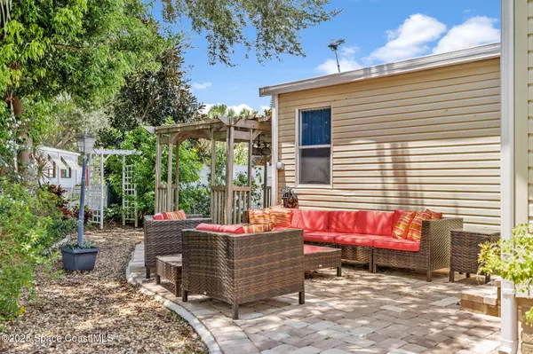 Barefoot Bay, FL 32976,727 Periwinkle CIR