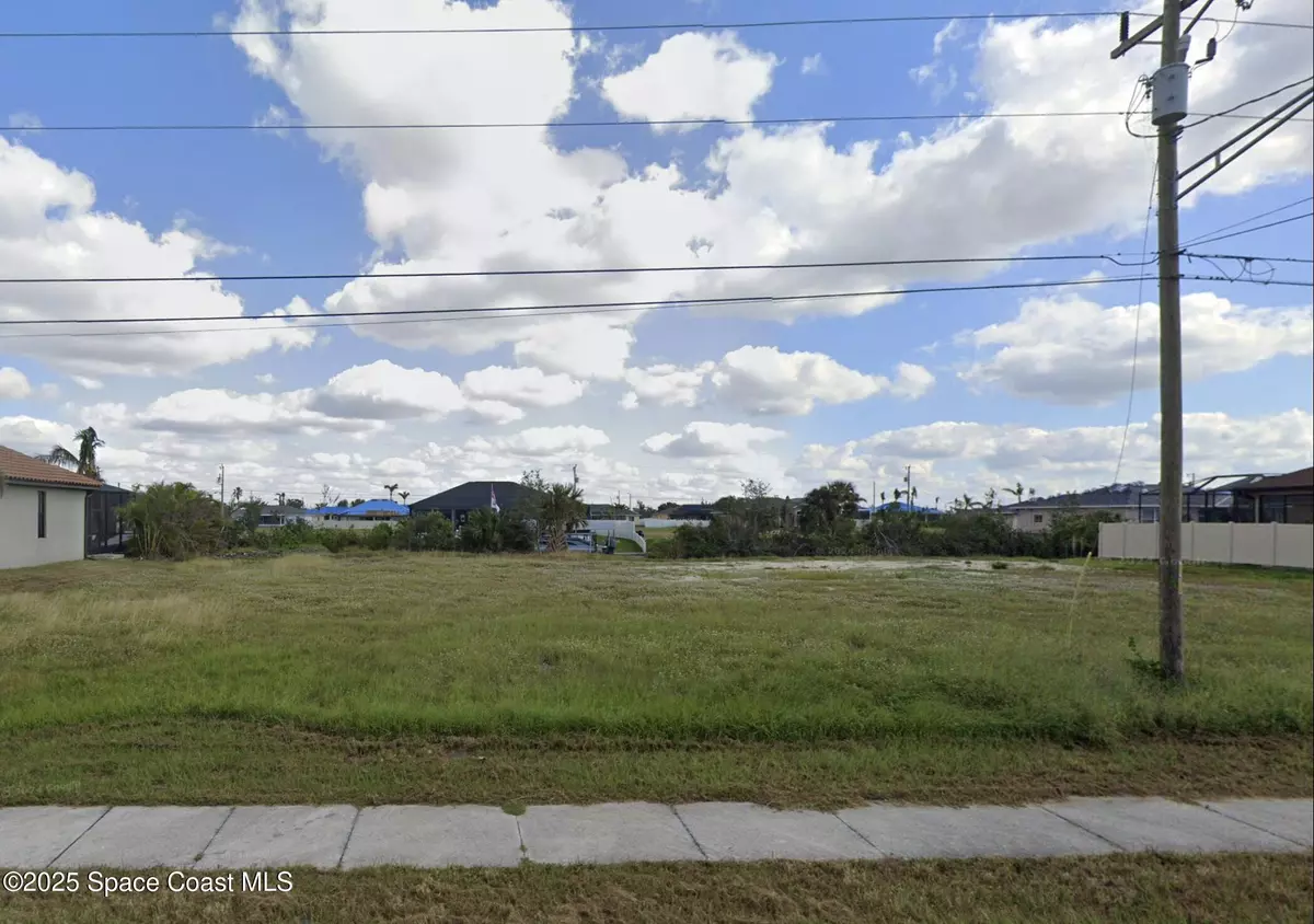 Cape Coral, FL 33914,2513 Surfside BLVD